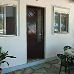 查拉客房旅馆 * 维利卡